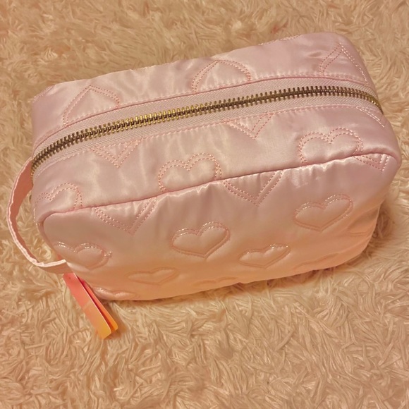 NWT Stoney Clover Lane Quilted Hearts Large Pouch - Picture 7 of 10